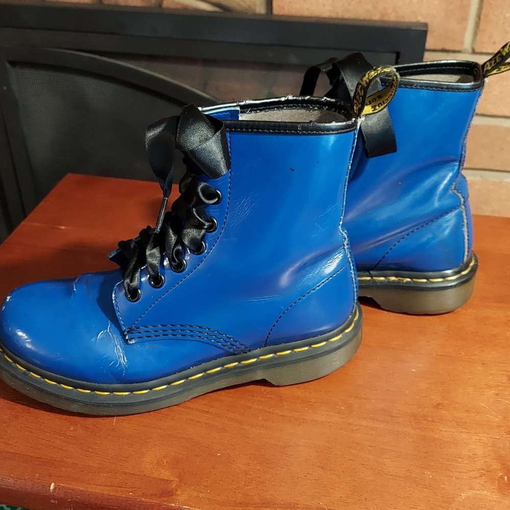 Dr. Martens blue combat boots US Ladies 6